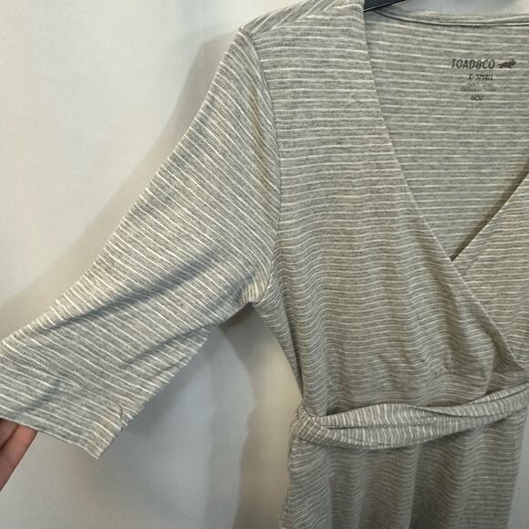 Toad & Co Gray Striped V- Neck Short Sleeve Pockets Knee Length Belted Dress XS - Picture 4 of 6